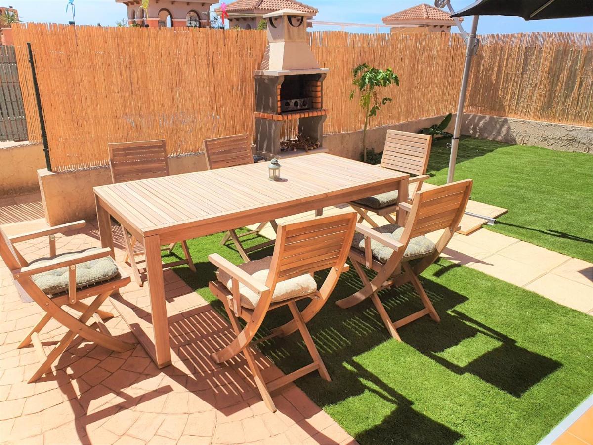 Espacioso Apartamento Con Preciosos Jardines Y Bbq Isla Plana Kültér fotó