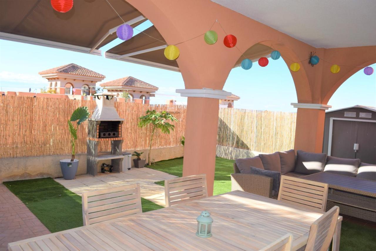 Espacioso Apartamento Con Preciosos Jardines Y Bbq Isla Plana Kültér fotó